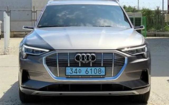 믿을수있는중고차사이트 e-트론 55 콰트로 매물 사진 14 - 2023/09 25,187km